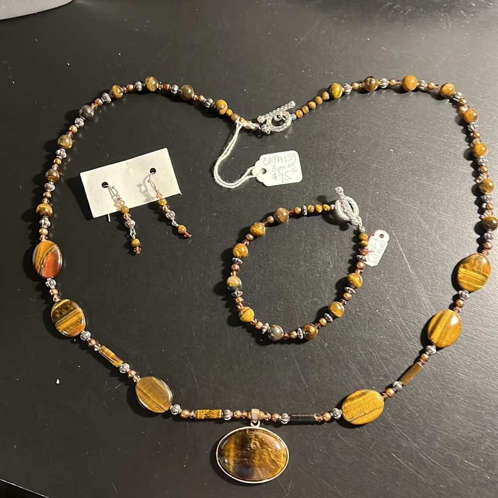 Necklace, bracelet, and earrings parure of Tiger Eye semi-precious stones